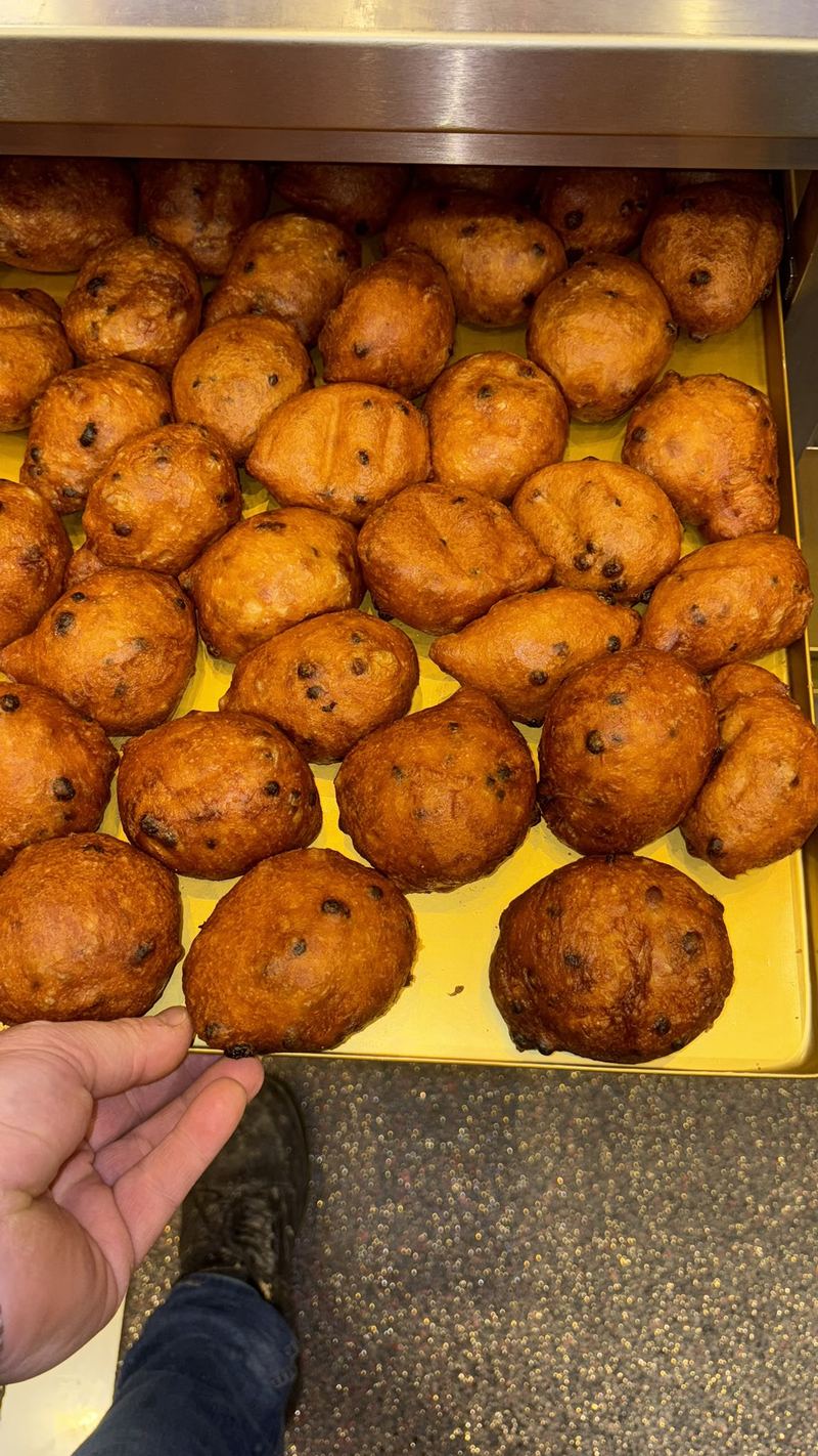 Vers gebakken oliebollen